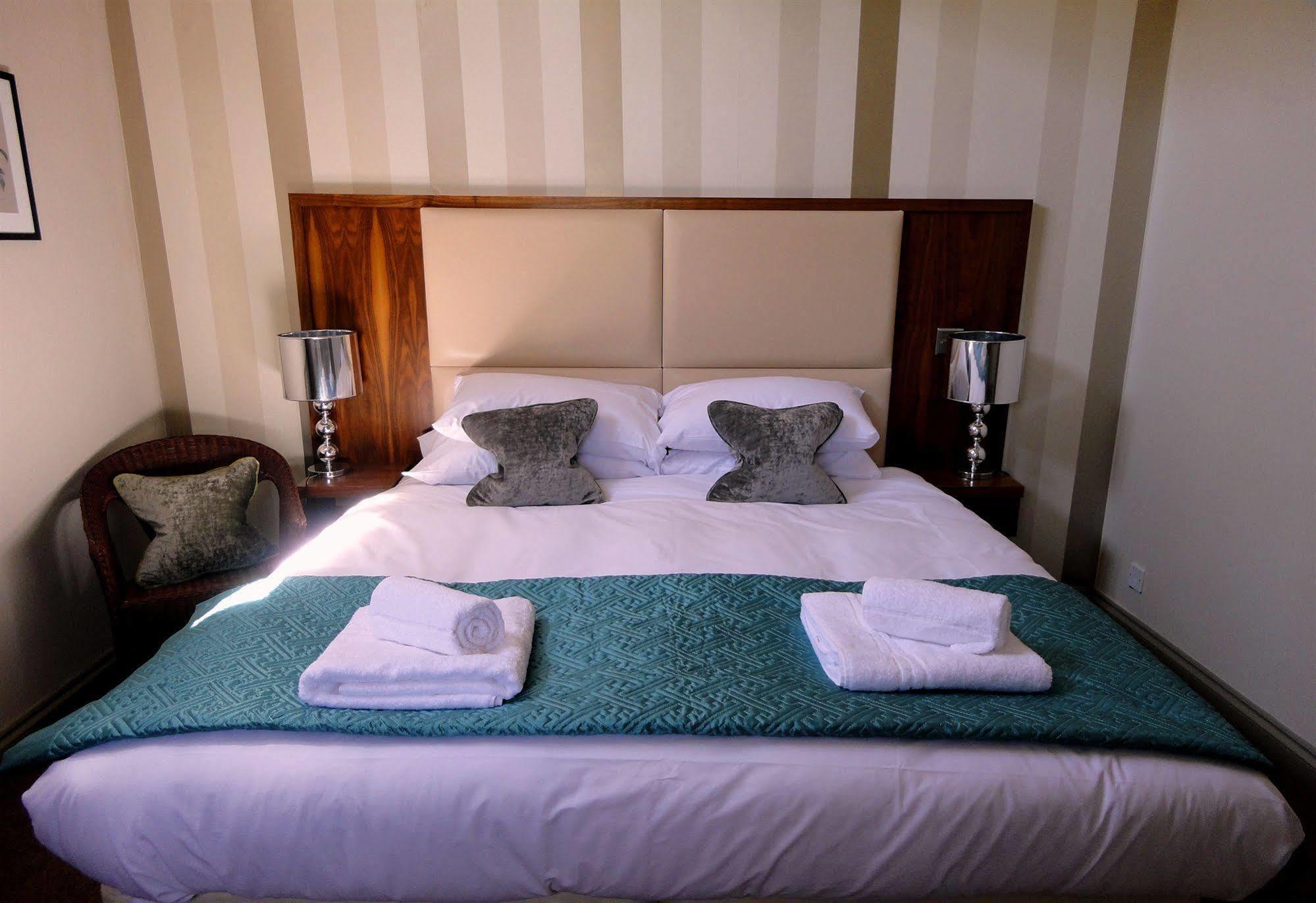 The Cherry Tree Inn Henley-on-Thames Eksteriør bilde